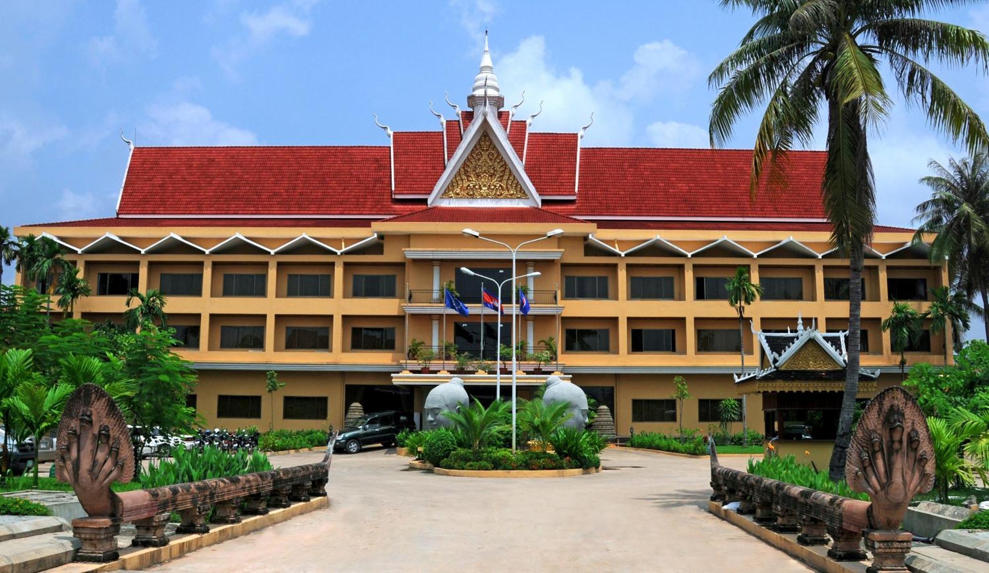 Angkor Hotel Siem Reap Exterior photo